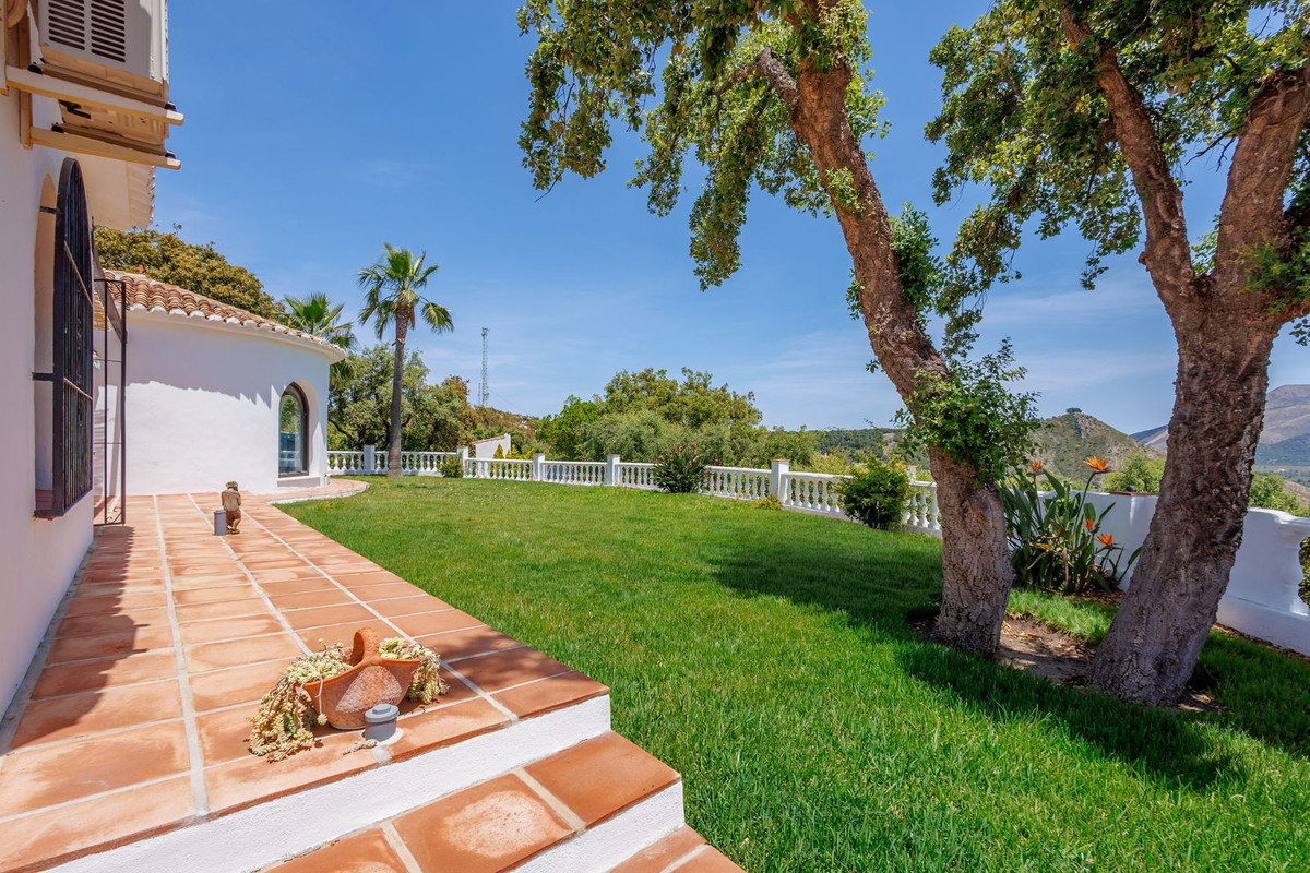 6 Bed Townhouse for sale in Coín Costa Del Sol, Málaga, Spain