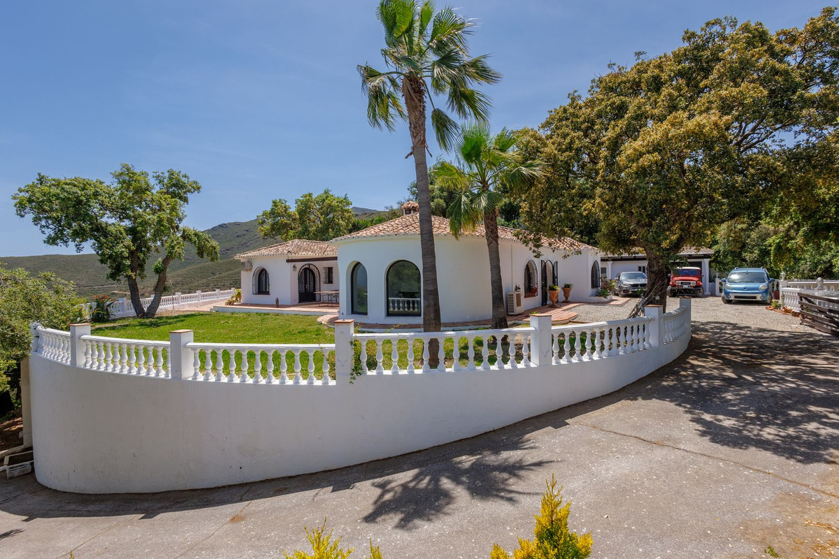 6 Bed Townhouse for sale in Coín Costa Del Sol, Málaga, Spain