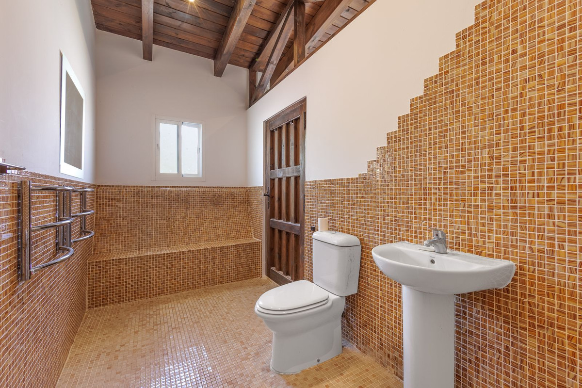 6 Bed Townhouse for sale in Coín Costa Del Sol, Málaga, Spain