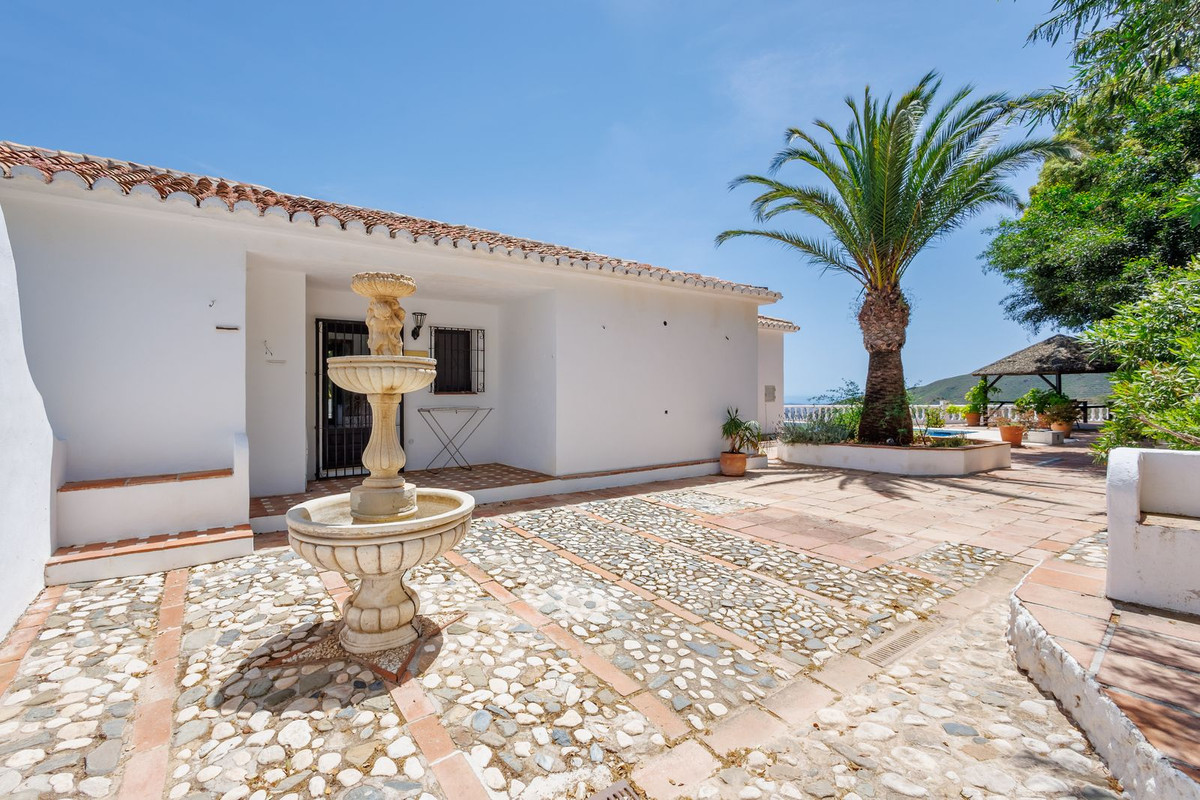 6 Bed Townhouse for sale in Coín Costa Del Sol, Málaga, Spain