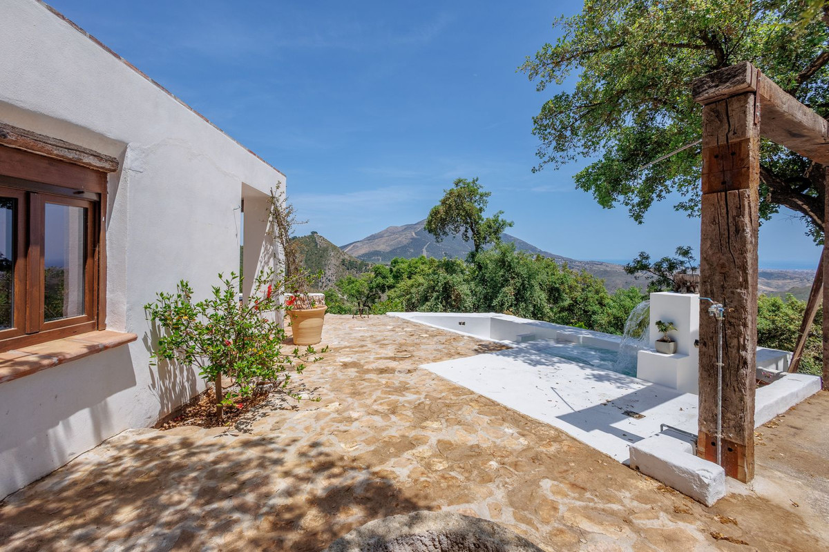 6 Bed Townhouse for sale in Coín Costa Del Sol, Málaga, Spain