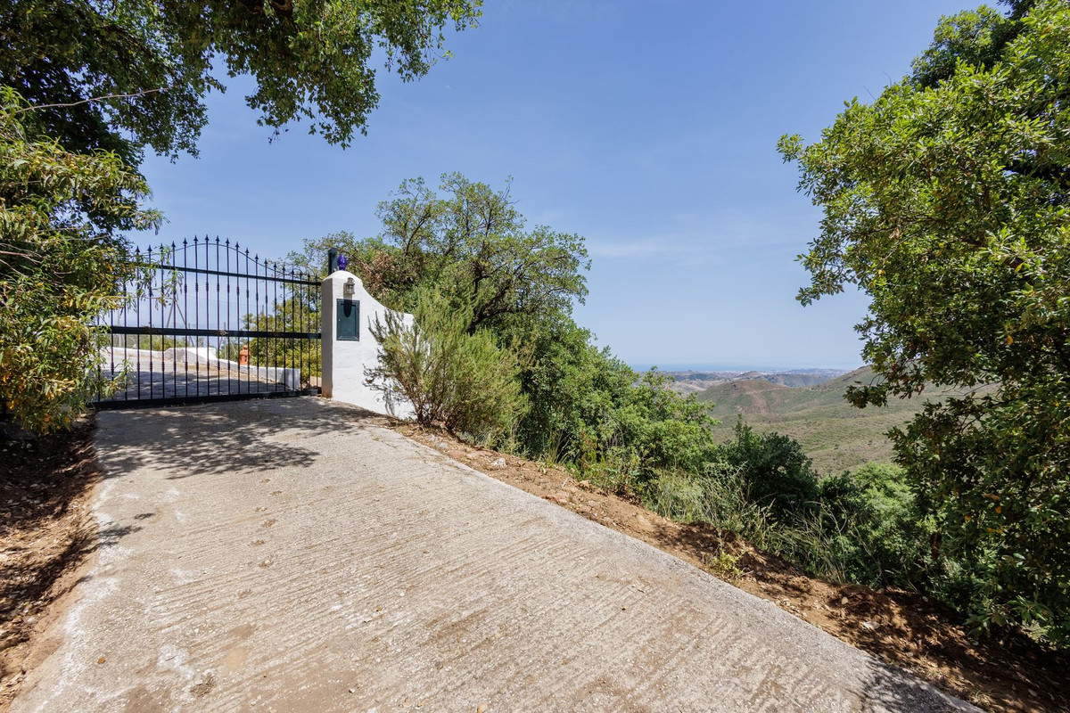 6 Bed Townhouse for sale in Coín Costa Del Sol, Málaga, Spain