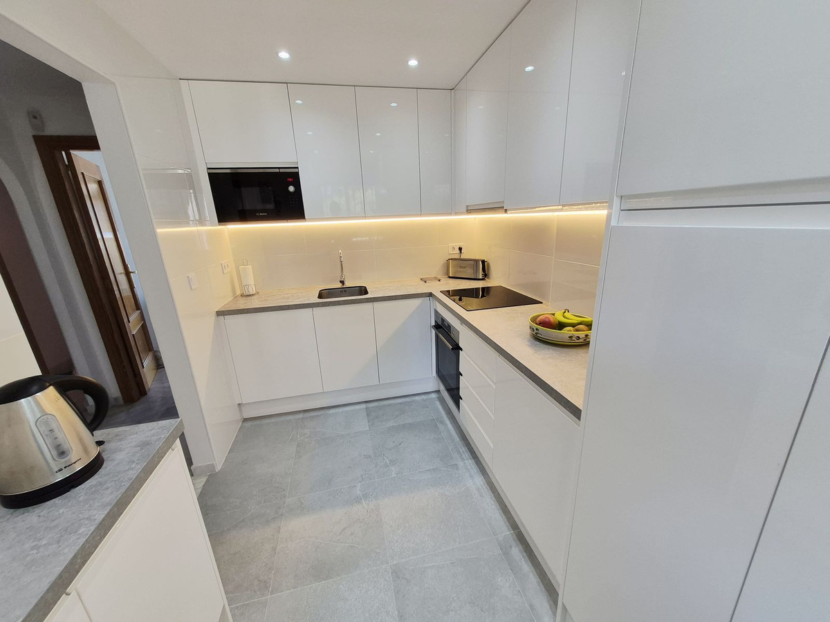 Se vende Apartamento Planta Media de 2 dormitorios en Costa Del Sol, Málaga, España