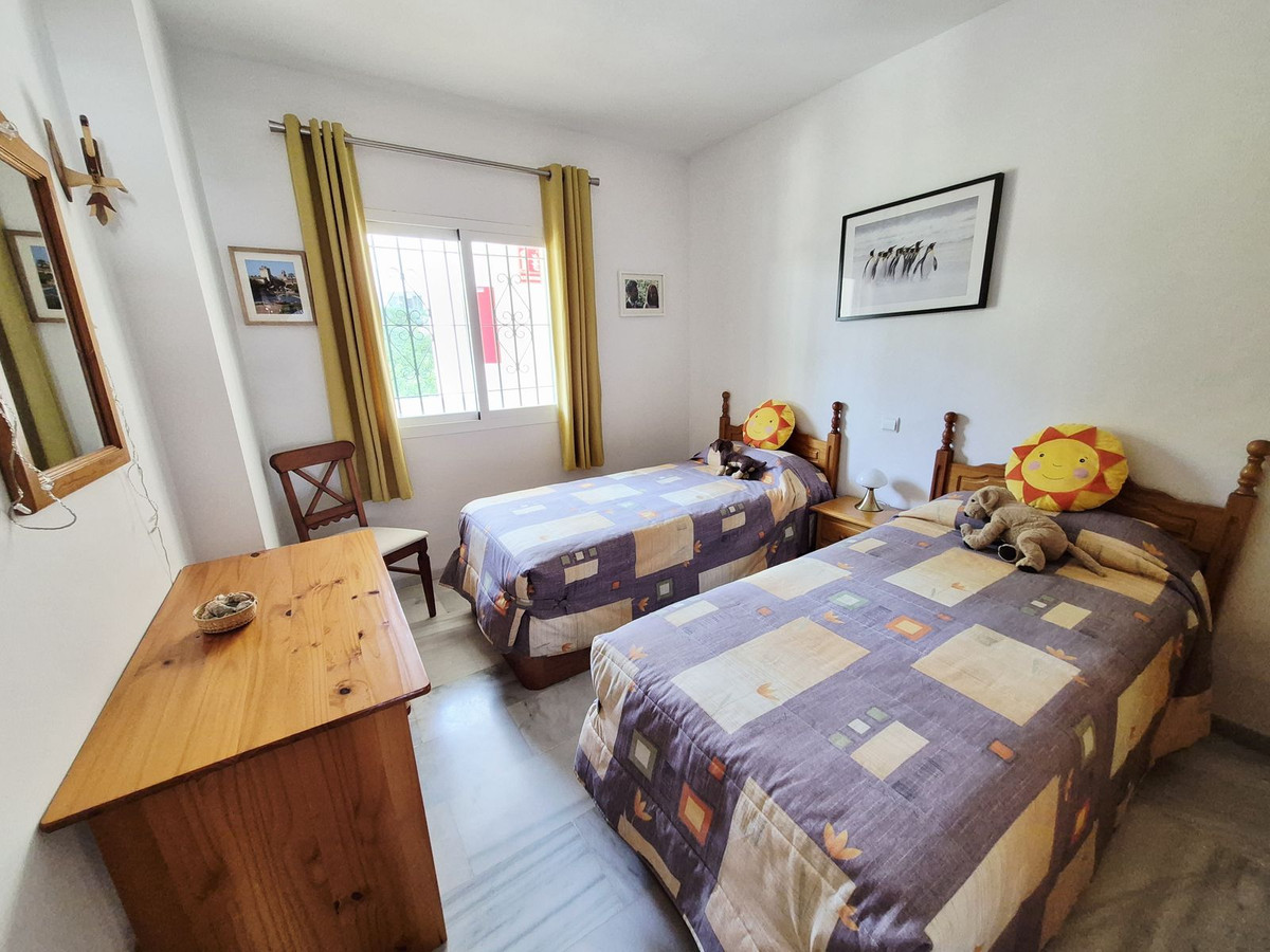 Se vende Apartamento Planta Media de 2 dormitorios en Costa Del Sol, Málaga, España