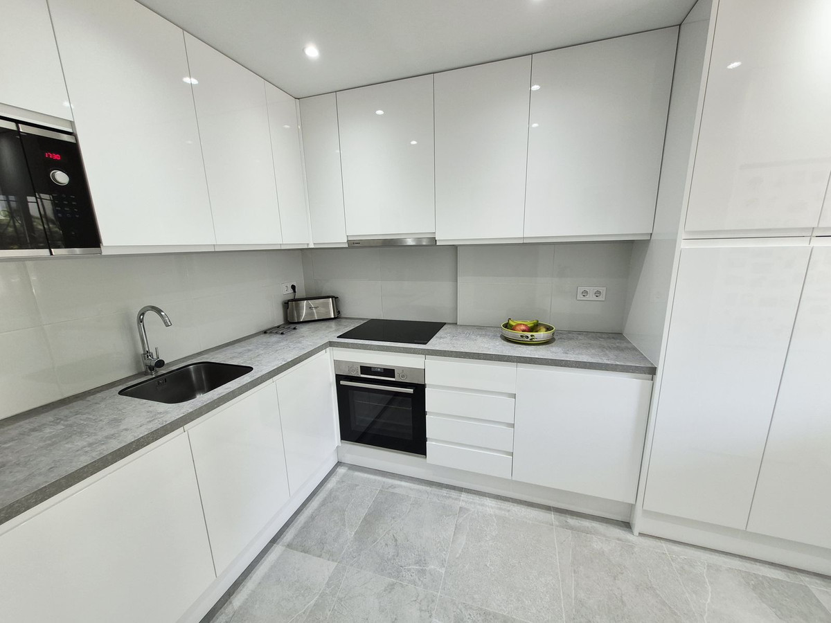 Se vende Apartamento Planta Media de 2 dormitorios en Costa Del Sol, Málaga, España