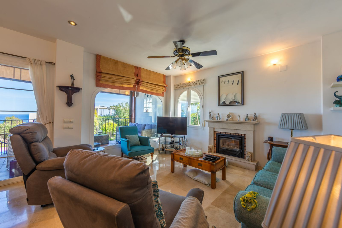 3 Bed Townhouse for sale in La Duquesa Costa Del Sol, Málaga, Spain