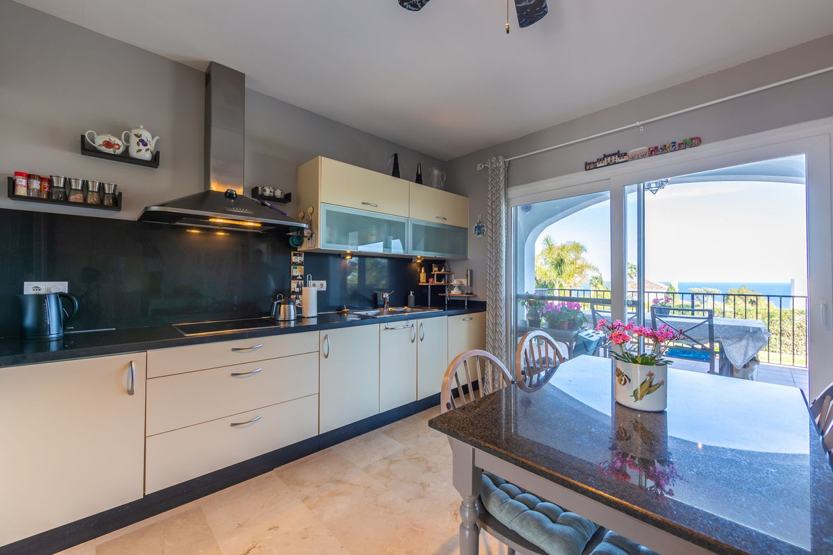 3 Bed Townhouse for sale in La Duquesa Costa Del Sol, Málaga, Spain