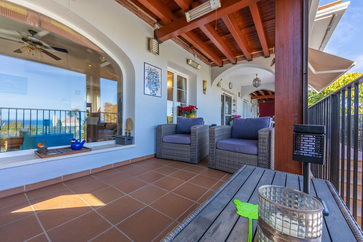 3 Bed Townhouse for sale in La Duquesa Costa Del Sol, Málaga, Spain