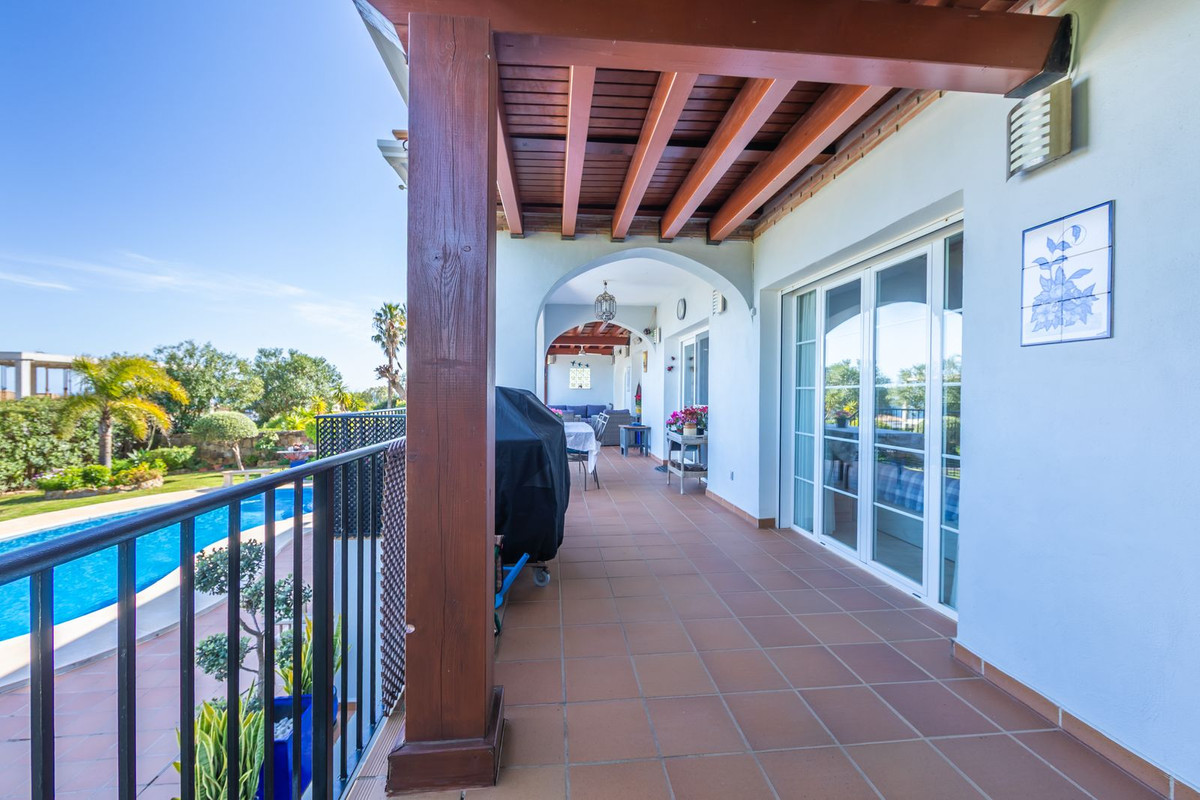 3 Bed Townhouse for sale in La Duquesa Costa Del Sol, Málaga, Spain