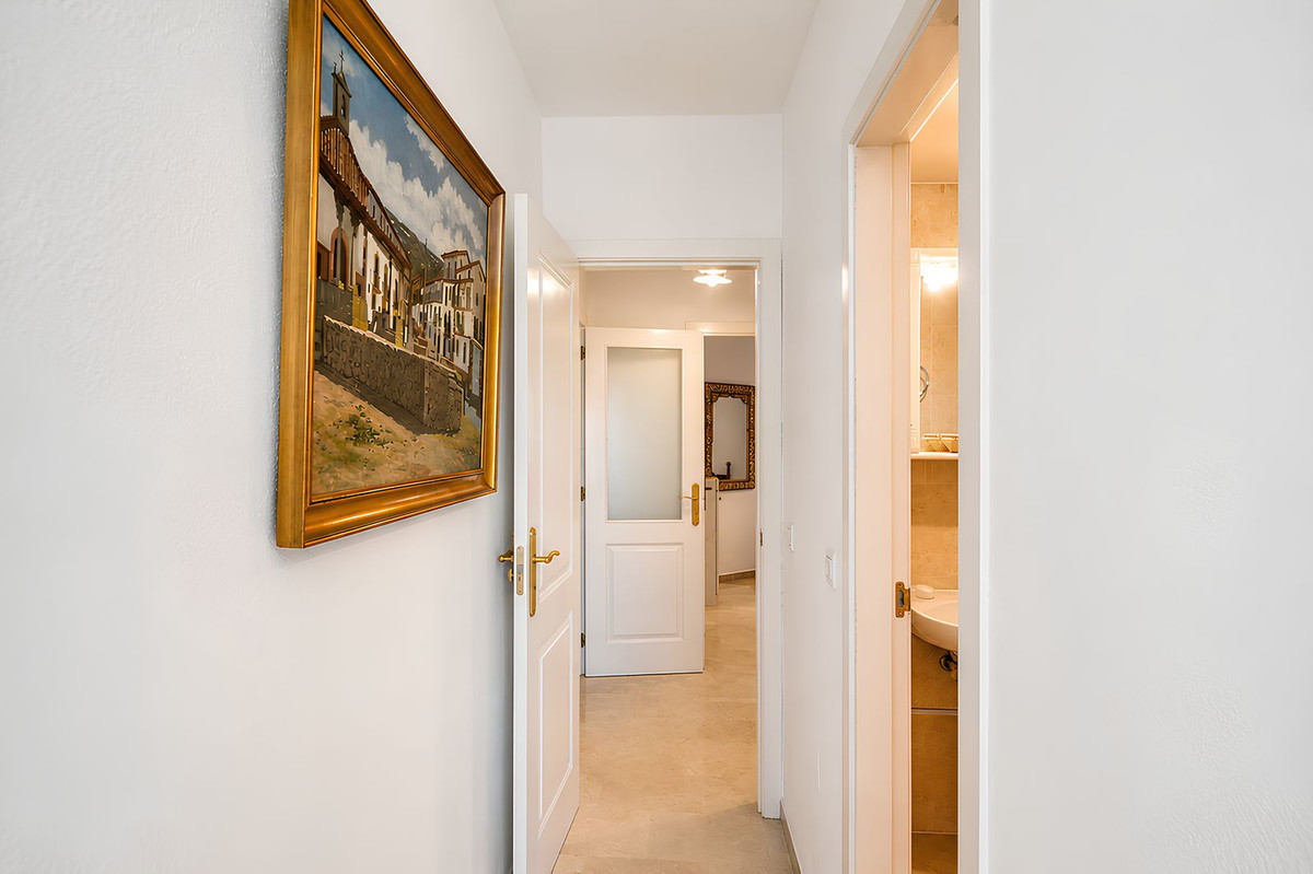 2 Bed Apartment for sale in Fuengirola Costa Del Sol, Málaga, Spain