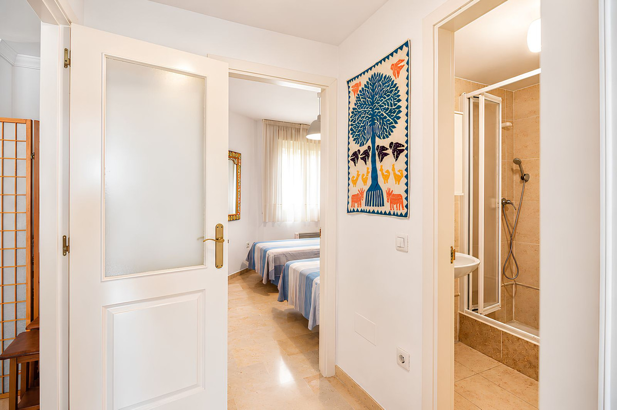 2 Bed Apartment for sale in Fuengirola Costa Del Sol, Málaga, Spain