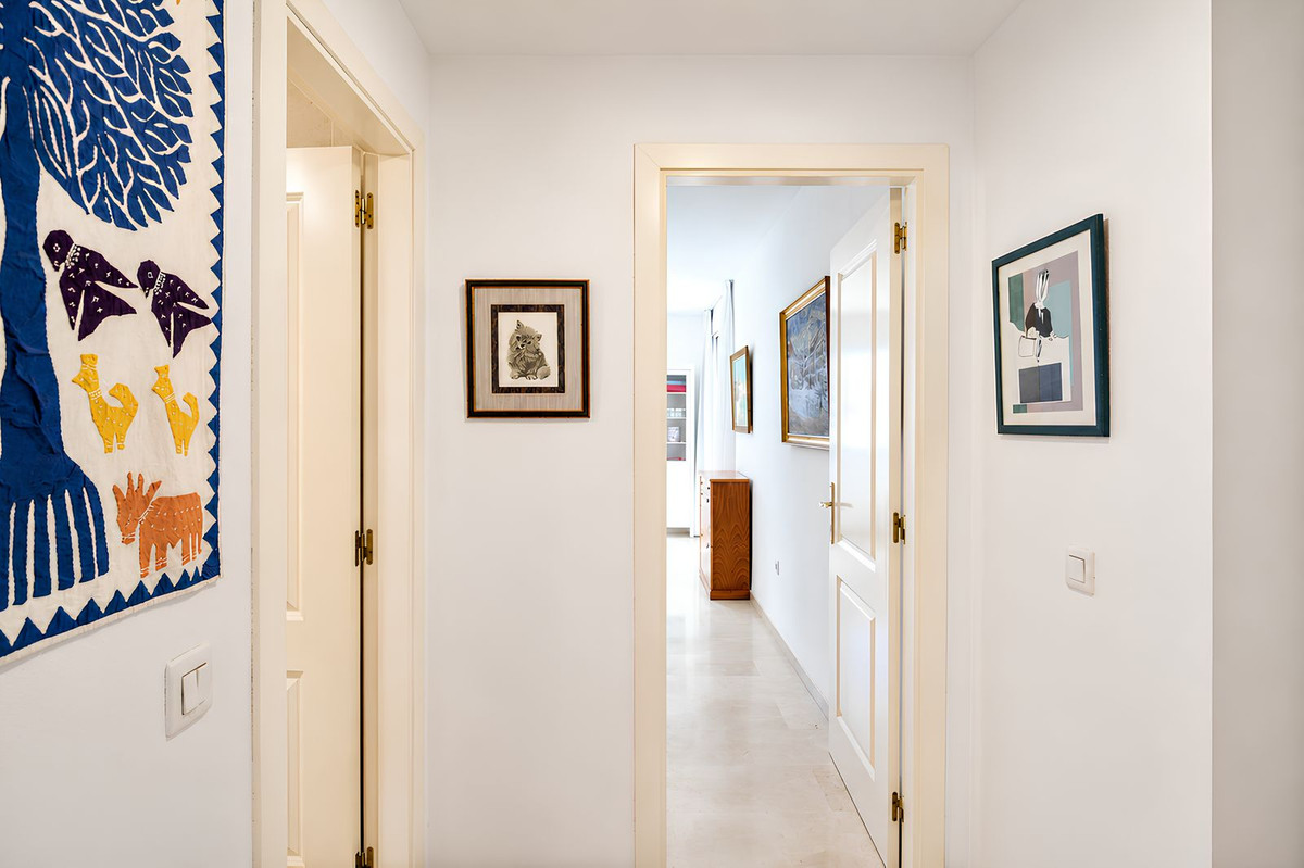 2 Bed Apartment for sale in Fuengirola Costa Del Sol, Málaga, Spain