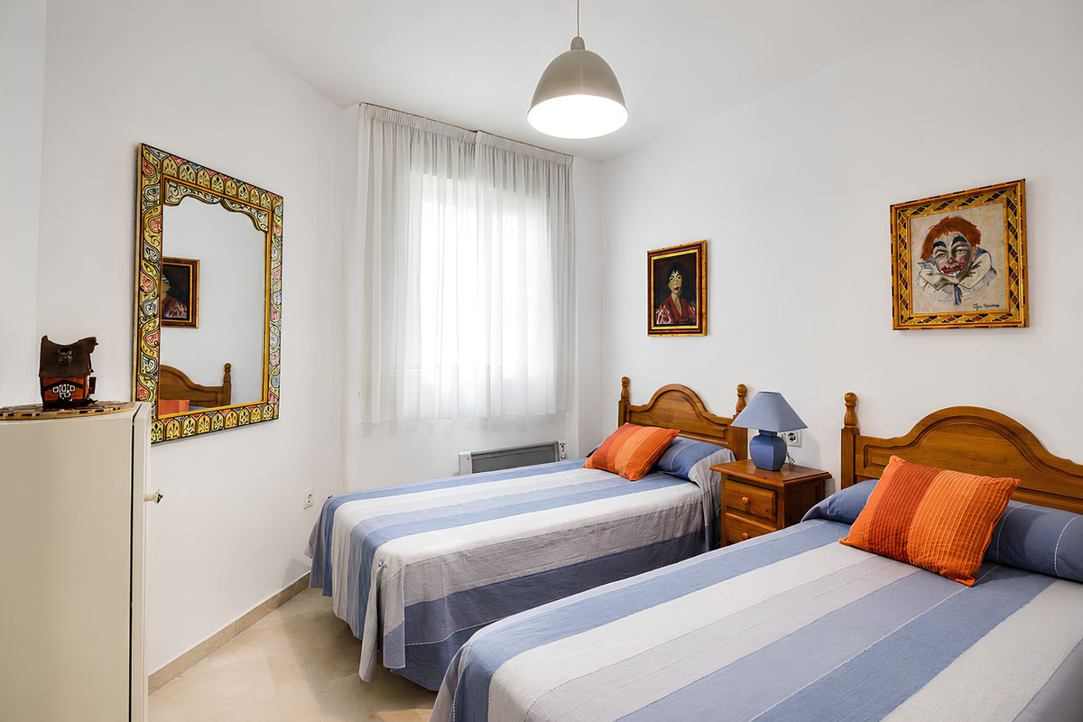 2 Bed Apartment for sale in Fuengirola Costa Del Sol, Málaga, Spain