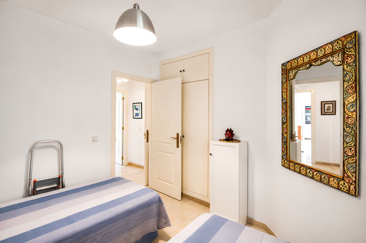 2 Bed Apartment for sale in Fuengirola Costa Del Sol, Málaga, Spain