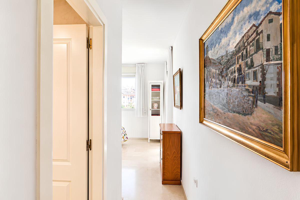 2 Bed Apartment for sale in Fuengirola Costa Del Sol, Málaga, Spain