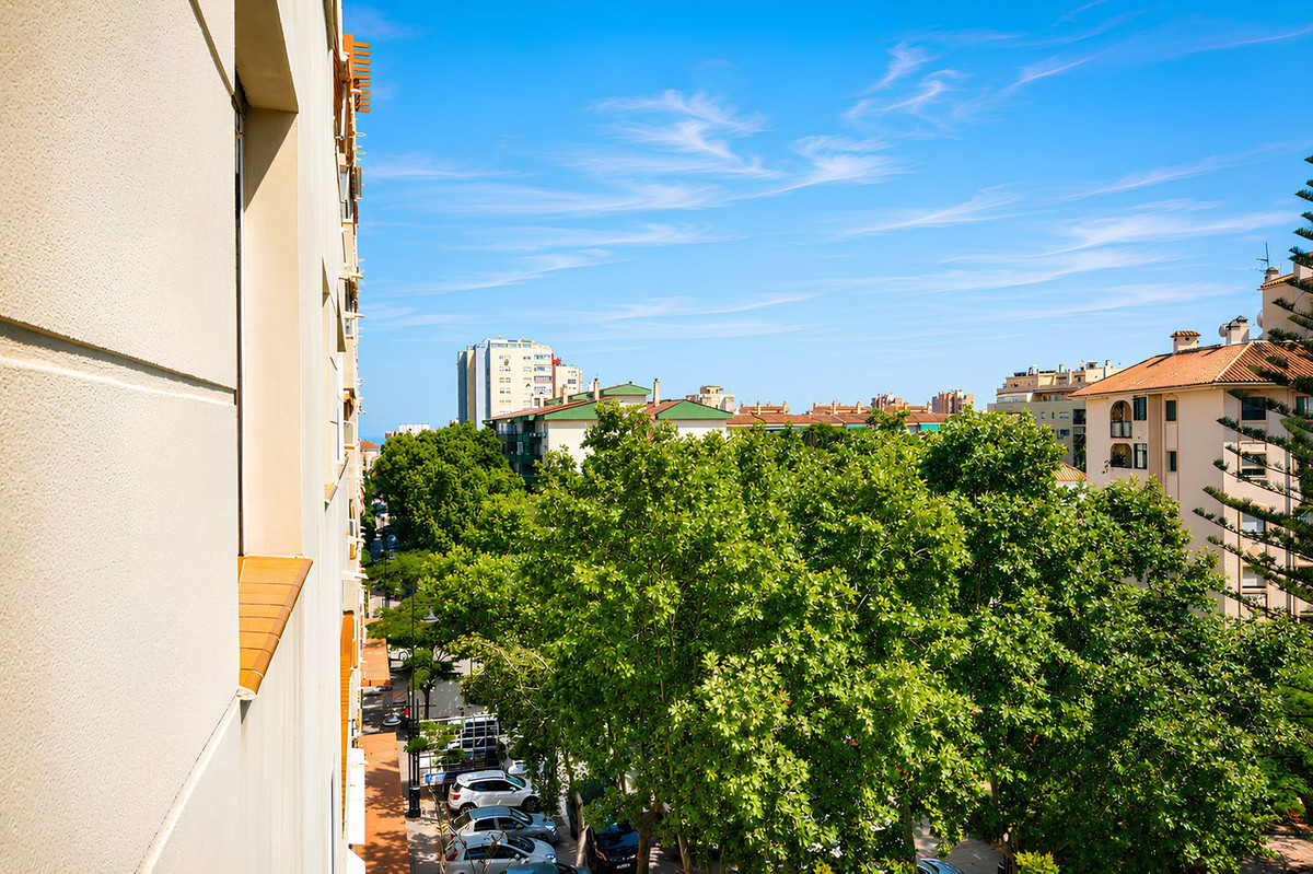 2 Bed Apartment for sale in Fuengirola Costa Del Sol, Málaga, Spain