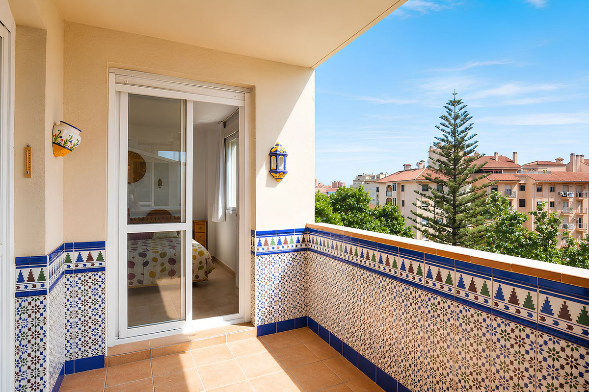 2 Bed Apartment for sale in Fuengirola Costa Del Sol, Málaga, Spain