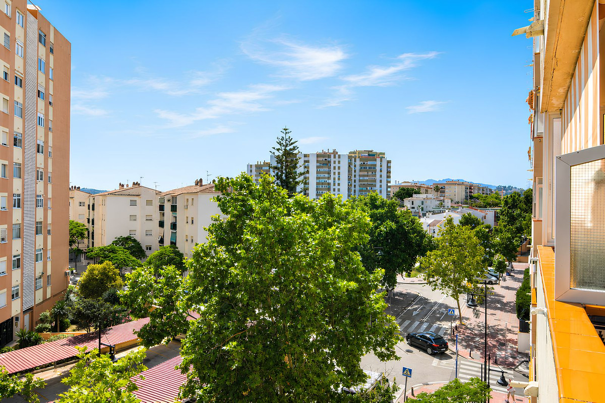 2 Bed Apartment for sale in Fuengirola Costa Del Sol, Málaga, Spain