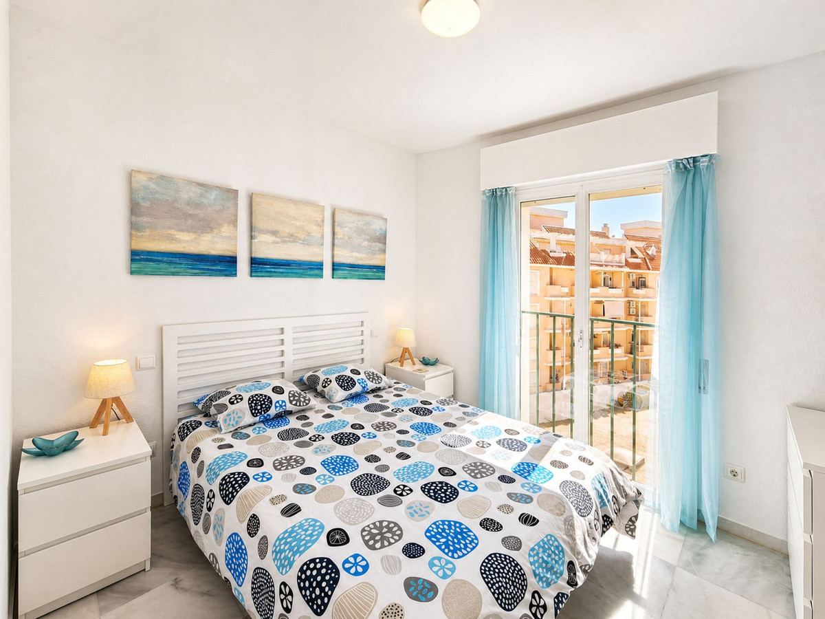 Se vende Apartamento Planta Media de 2 dormitorios en Costa Del Sol, Málaga, España