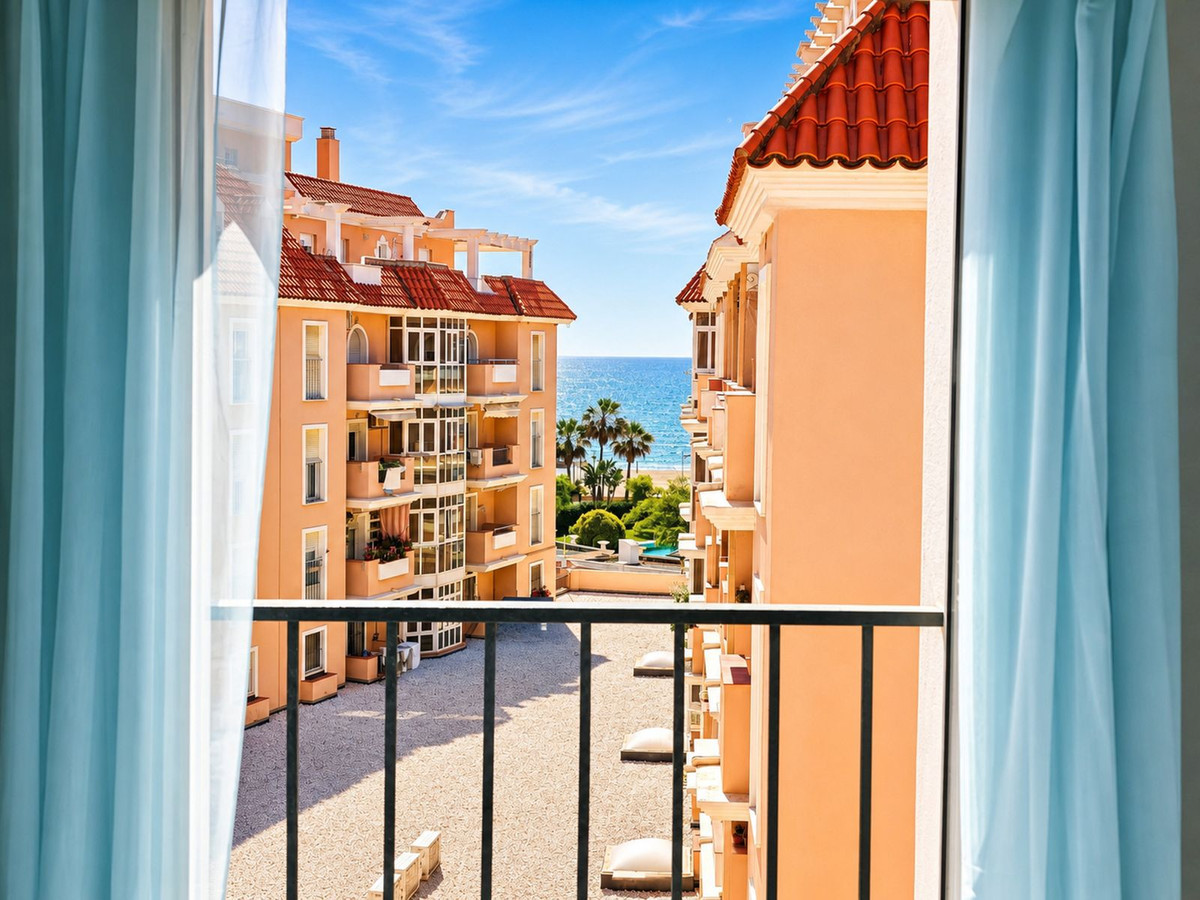 Se vende Apartamento Planta Media de 2 dormitorios en Costa Del Sol, Málaga, España