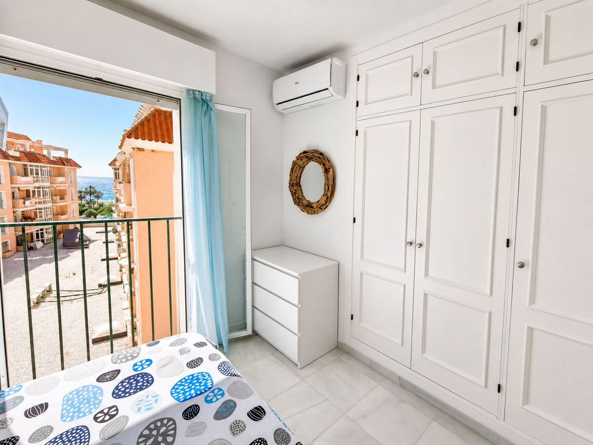 Se vende Apartamento Planta Media de 2 dormitorios en Costa Del Sol, Málaga, España