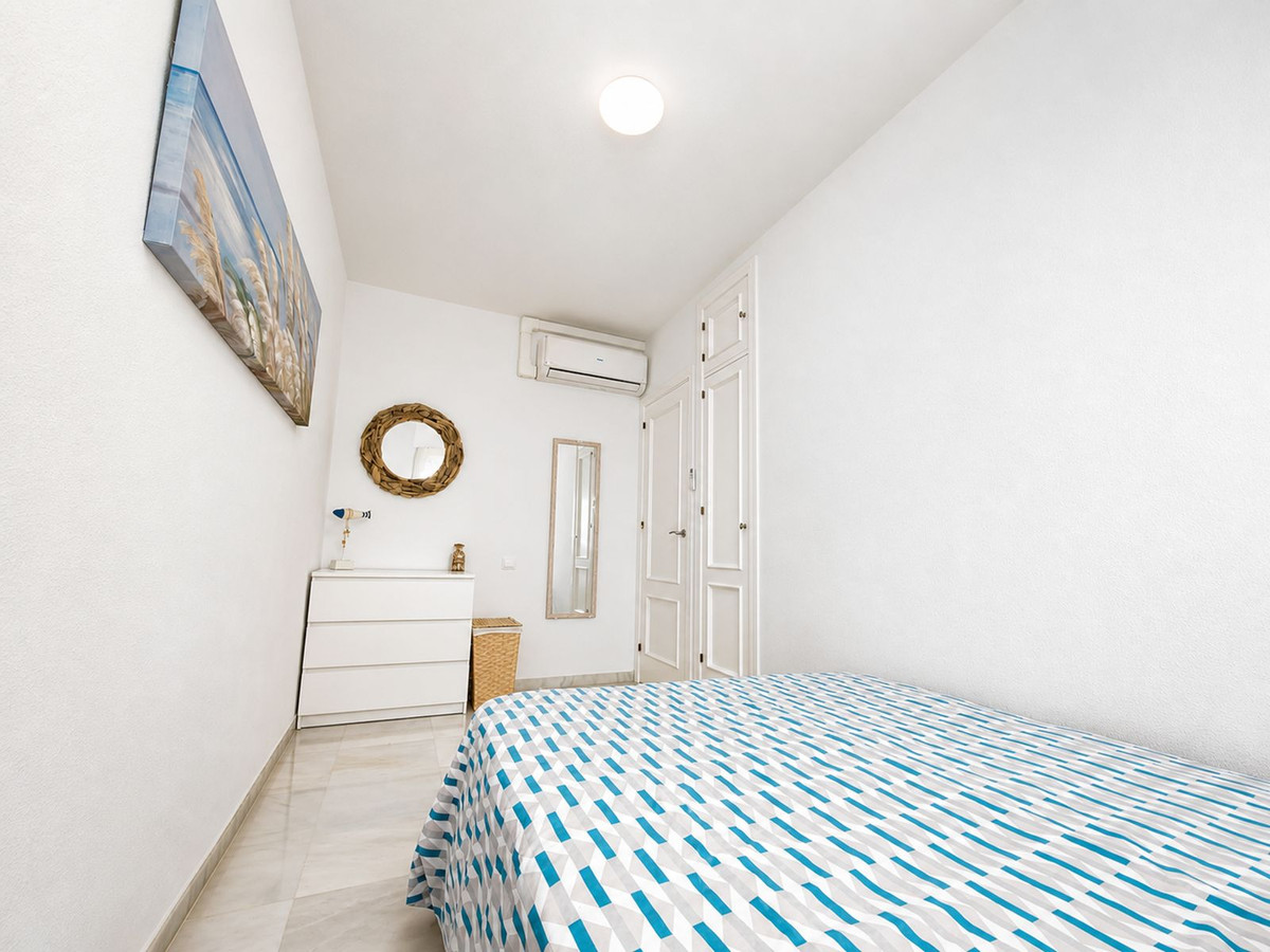 Se vende Apartamento Planta Media de 2 dormitorios en Costa Del Sol, Málaga, España