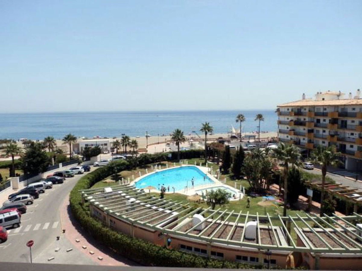 Se vende Apartamento Planta Media de 2 dormitorios en Costa Del Sol, Málaga, España