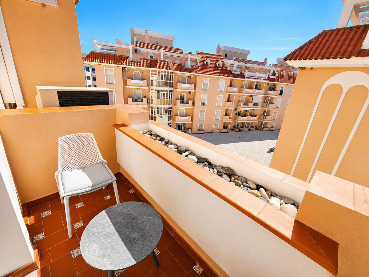 Se vende Apartamento Planta Media de 2 dormitorios en Costa Del Sol, Málaga, España