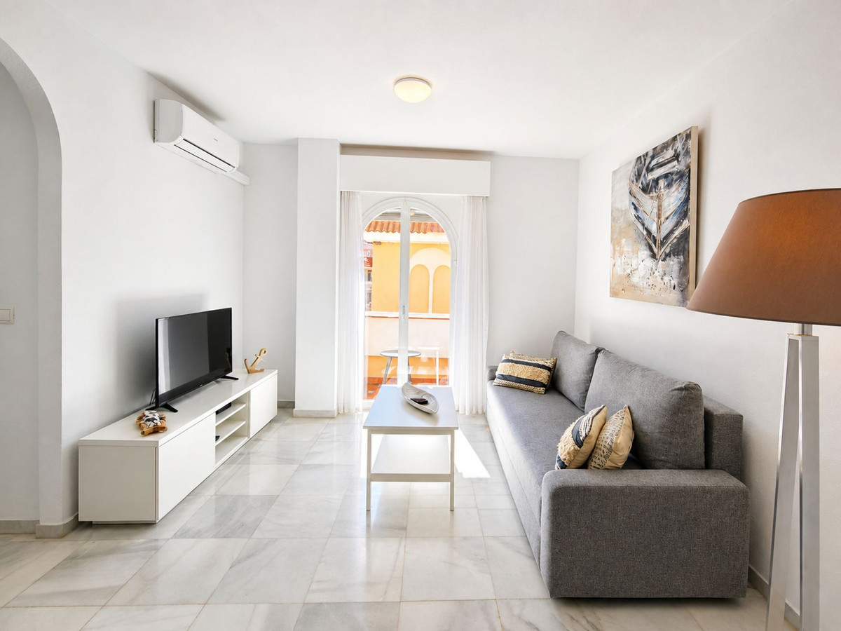 Se vende Apartamento Planta Media de 2 dormitorios en Costa Del Sol, Málaga, España