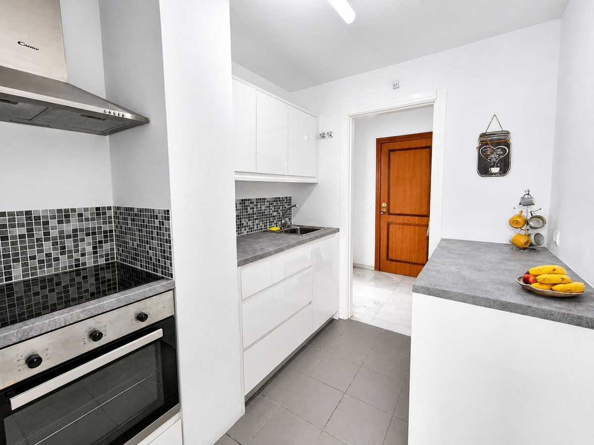 Se vende Apartamento Planta Media de 2 dormitorios en Costa Del Sol, Málaga, España
