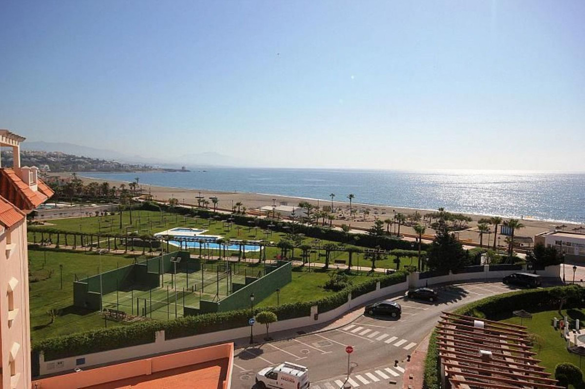 Se vende Apartamento Planta Media de 2 dormitorios en Costa Del Sol, Málaga, España