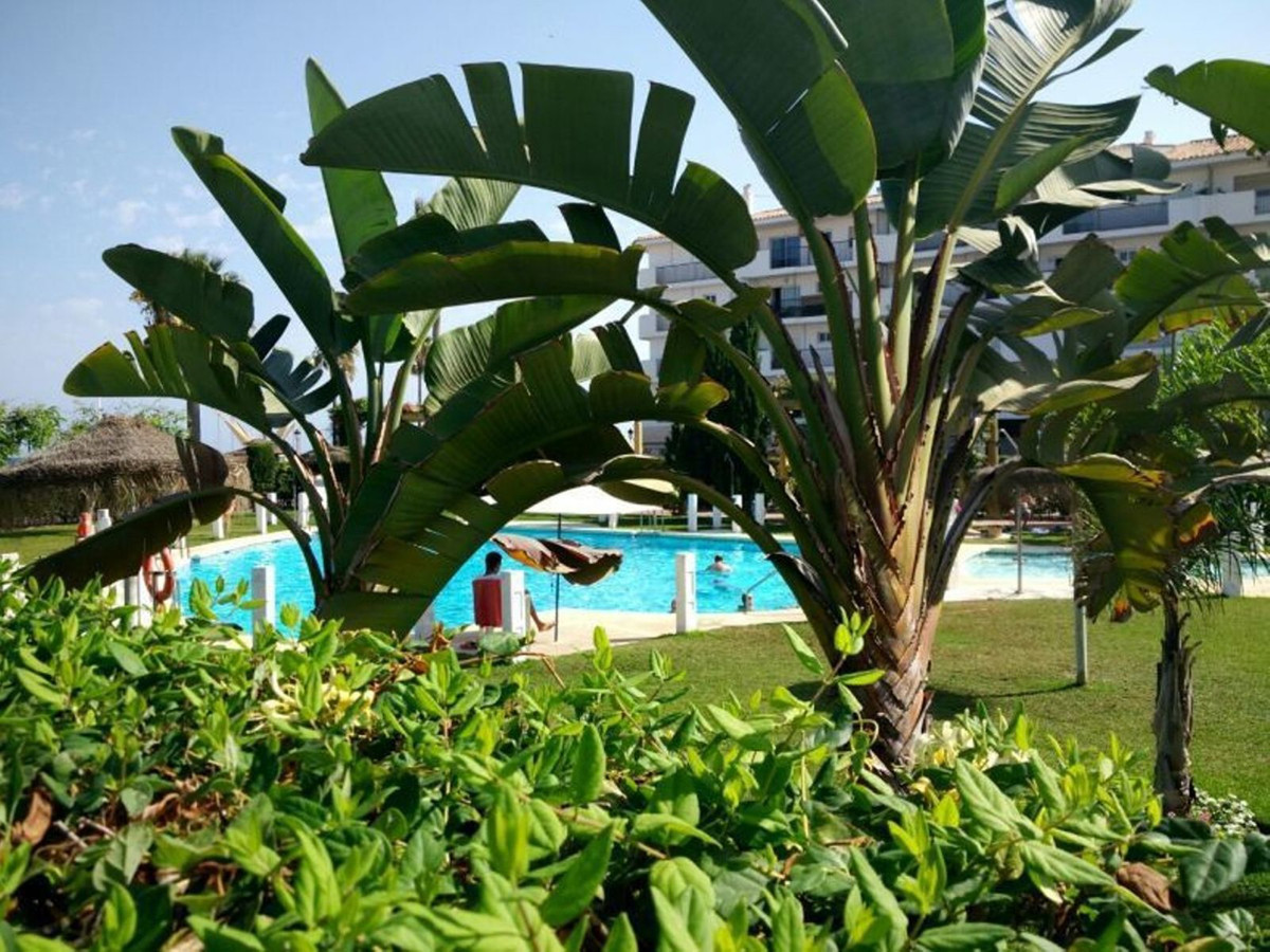Se vende Apartamento Planta Media de 2 dormitorios en Costa Del Sol, Málaga, España