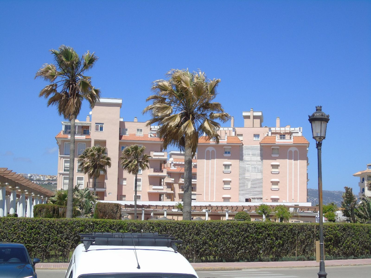 Se vende Apartamento Planta Media de 2 dormitorios en Costa Del Sol, Málaga, España
