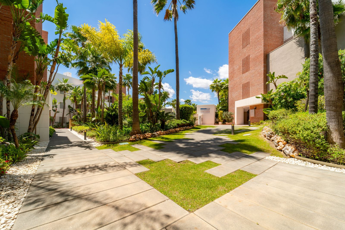 2 Bed Apartment for sale in Los Arqueros Costa Del Sol, Málaga, Spain