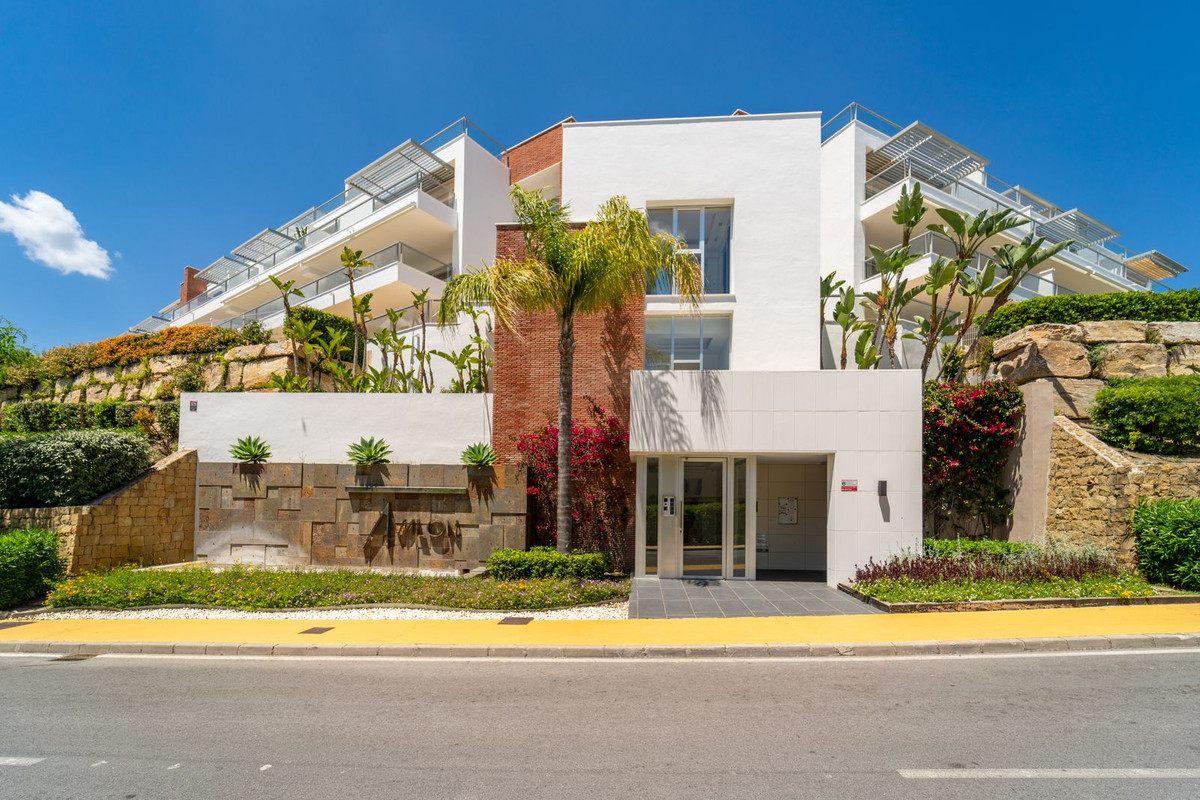 2 Bed Apartment for sale in Los Arqueros Costa Del Sol, Málaga, Spain