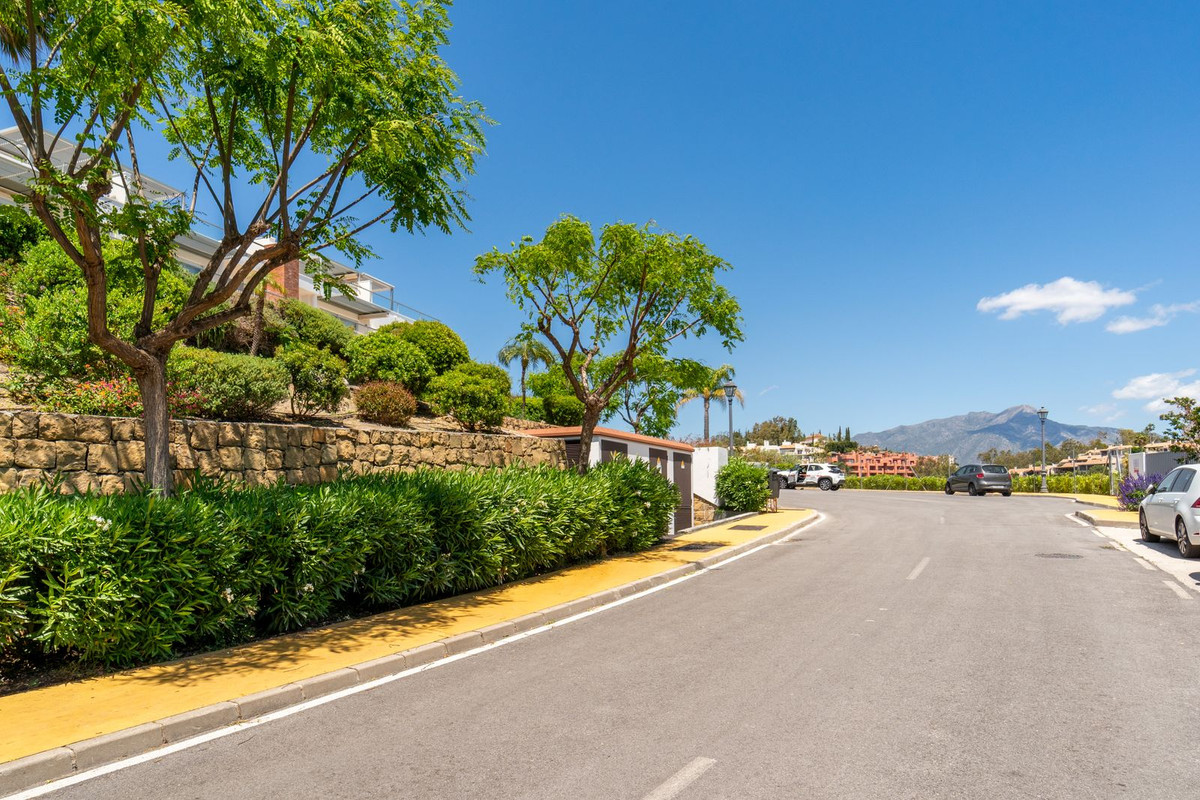 2 Bed Apartment for sale in Los Arqueros Costa Del Sol, Málaga, Spain