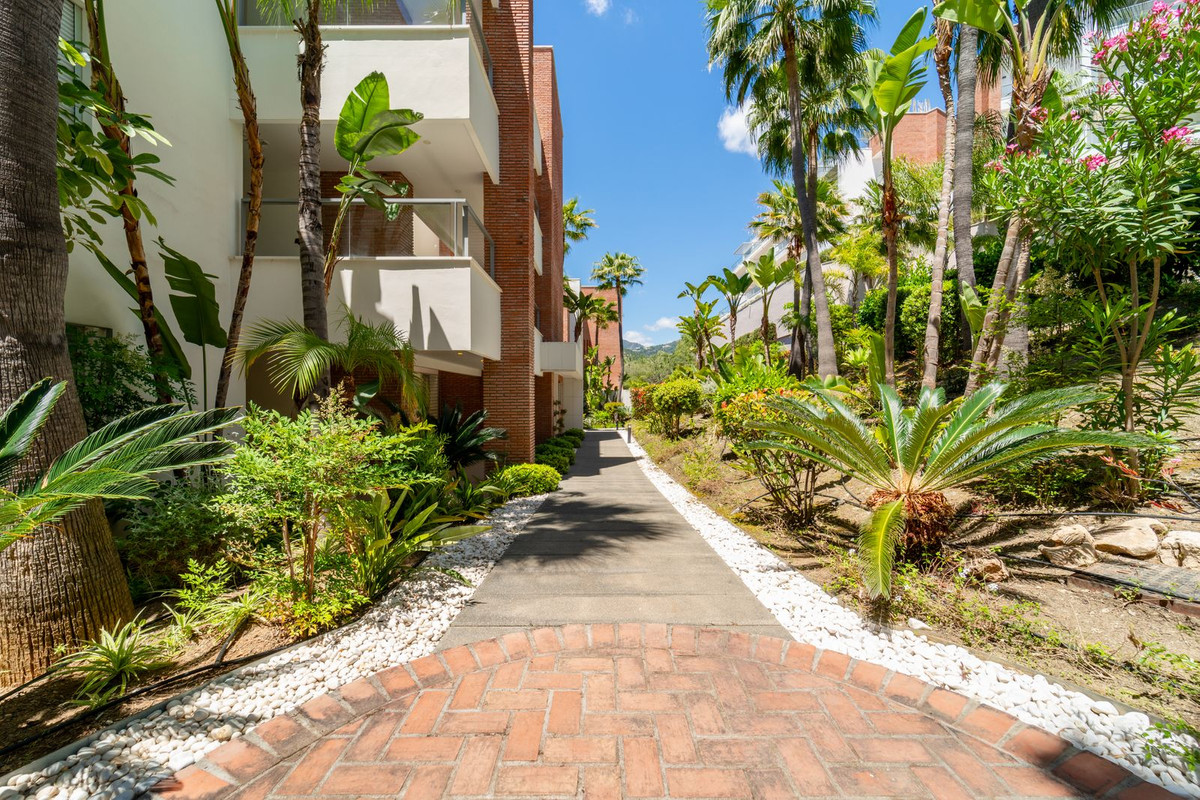 2 Bed Apartment for sale in Los Arqueros Costa Del Sol, Málaga, Spain