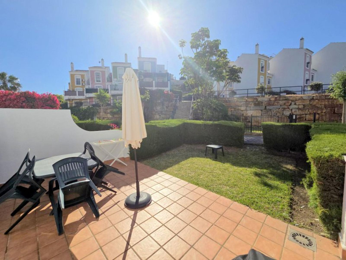 3 Bed Townhouse for sale in Casares Costa Del Sol, Málaga, Spain