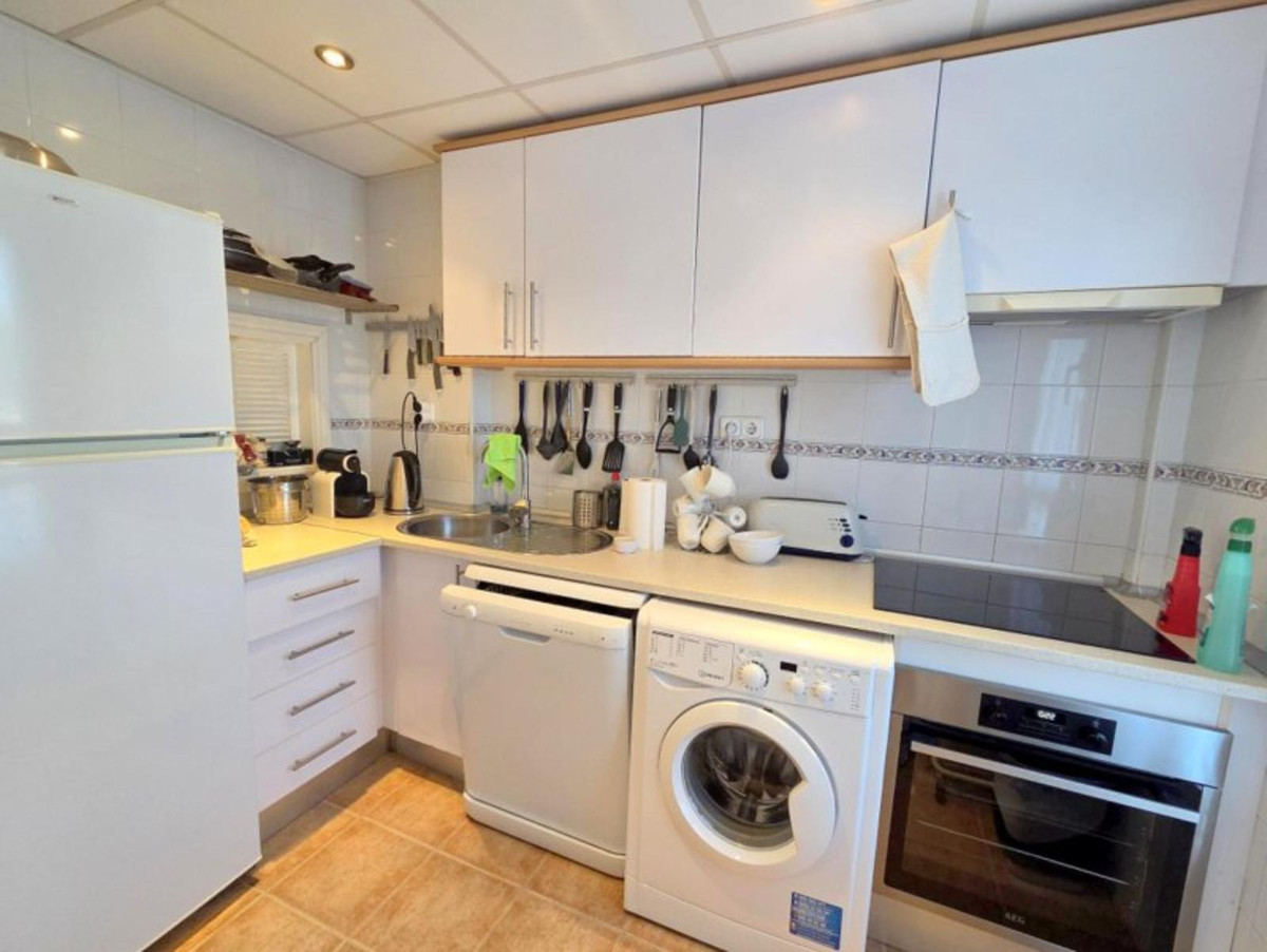 3 Bed Townhouse for sale in Casares Costa Del Sol, Málaga, Spain
