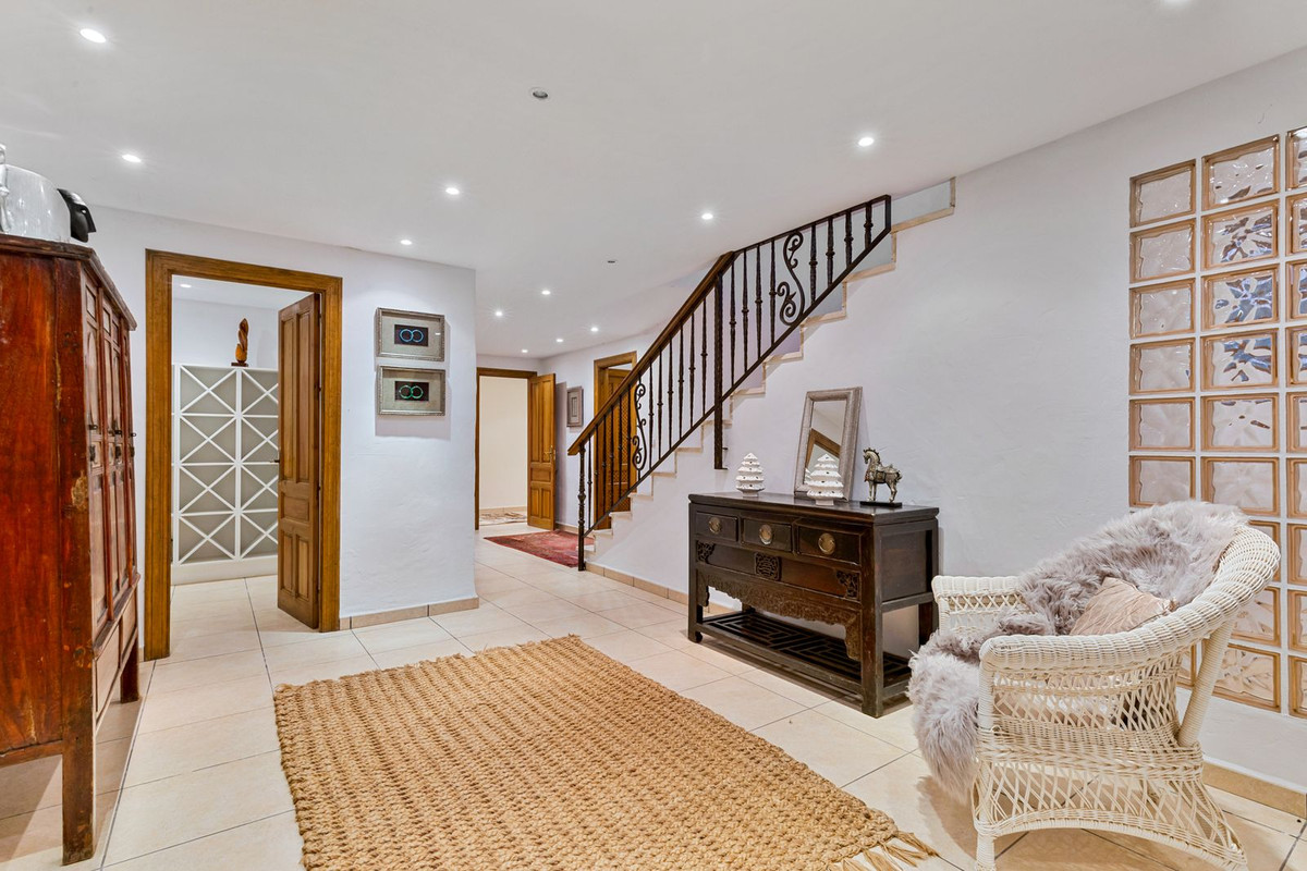 8 Bed Townhouse for sale in Coín Costa Del Sol, Málaga, Spain