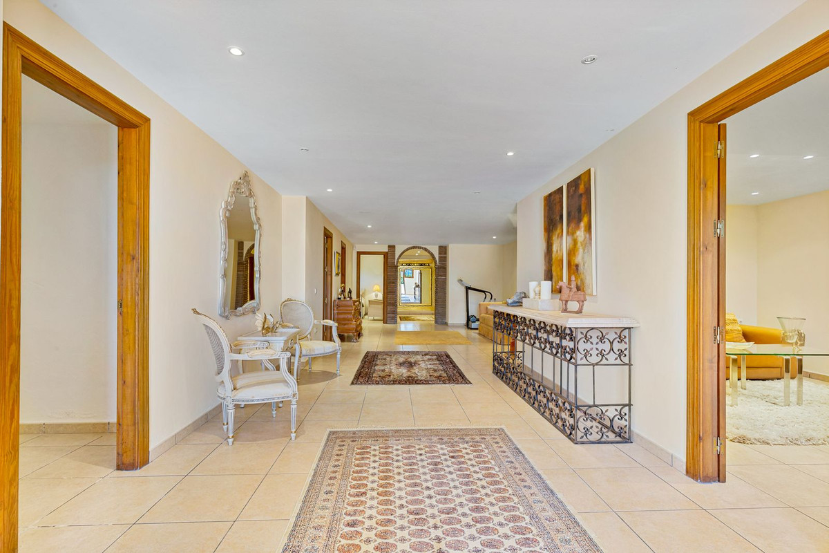 8 Bed Townhouse for sale in Coín Costa Del Sol, Málaga, Spain