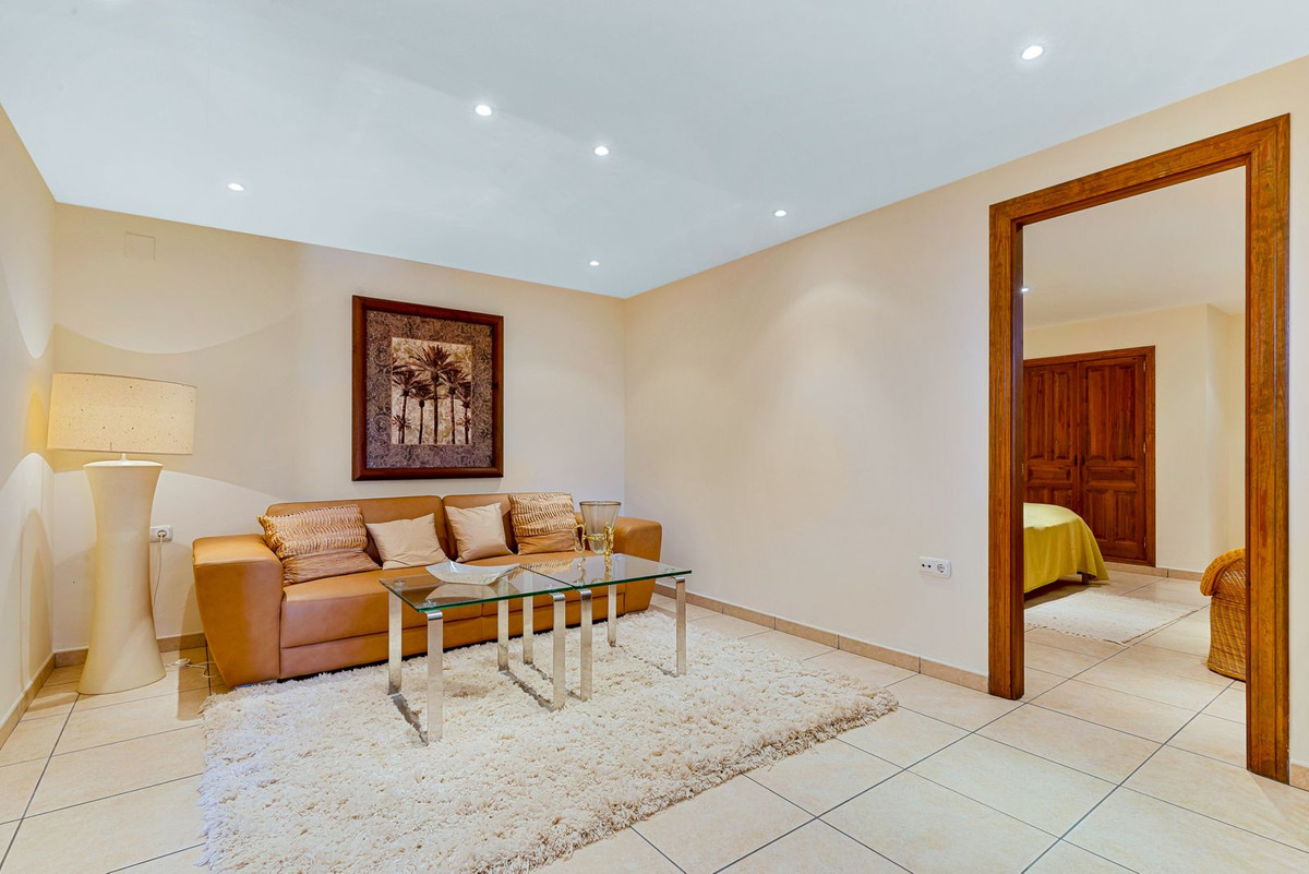 8 Bed Townhouse for sale in Coín Costa Del Sol, Málaga, Spain