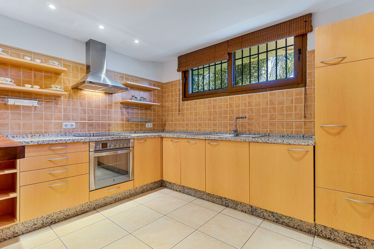 8 Bed Townhouse for sale in Coín Costa Del Sol, Málaga, Spain