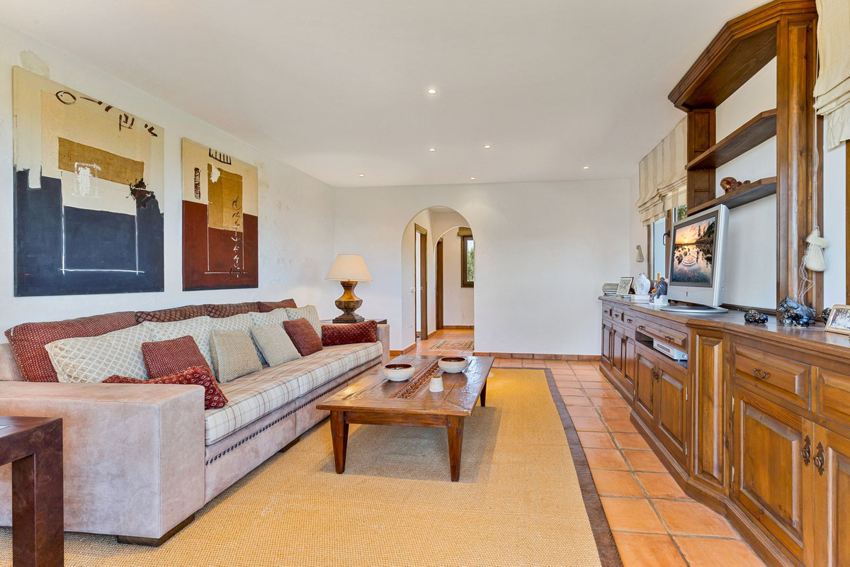 8 Bed Townhouse for sale in Coín Costa Del Sol, Málaga, Spain