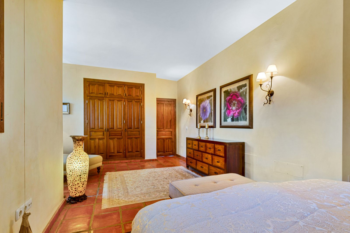 8 Bed Townhouse for sale in Coín Costa Del Sol, Málaga, Spain