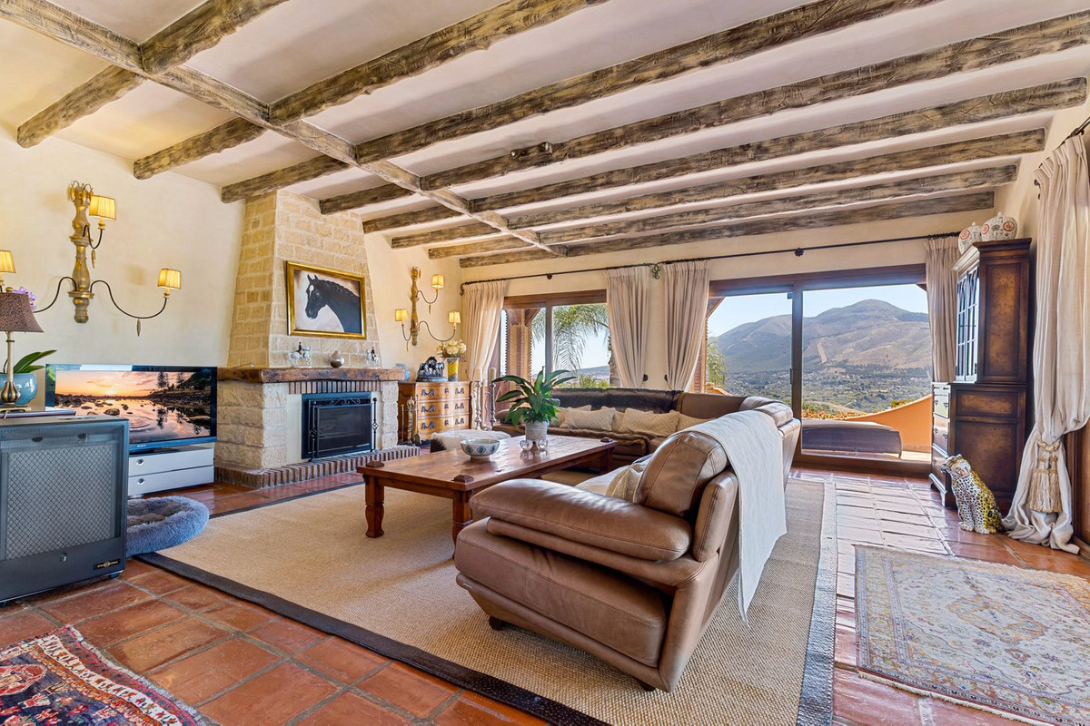 8 Bed Townhouse for sale in Coín Costa Del Sol, Málaga, Spain