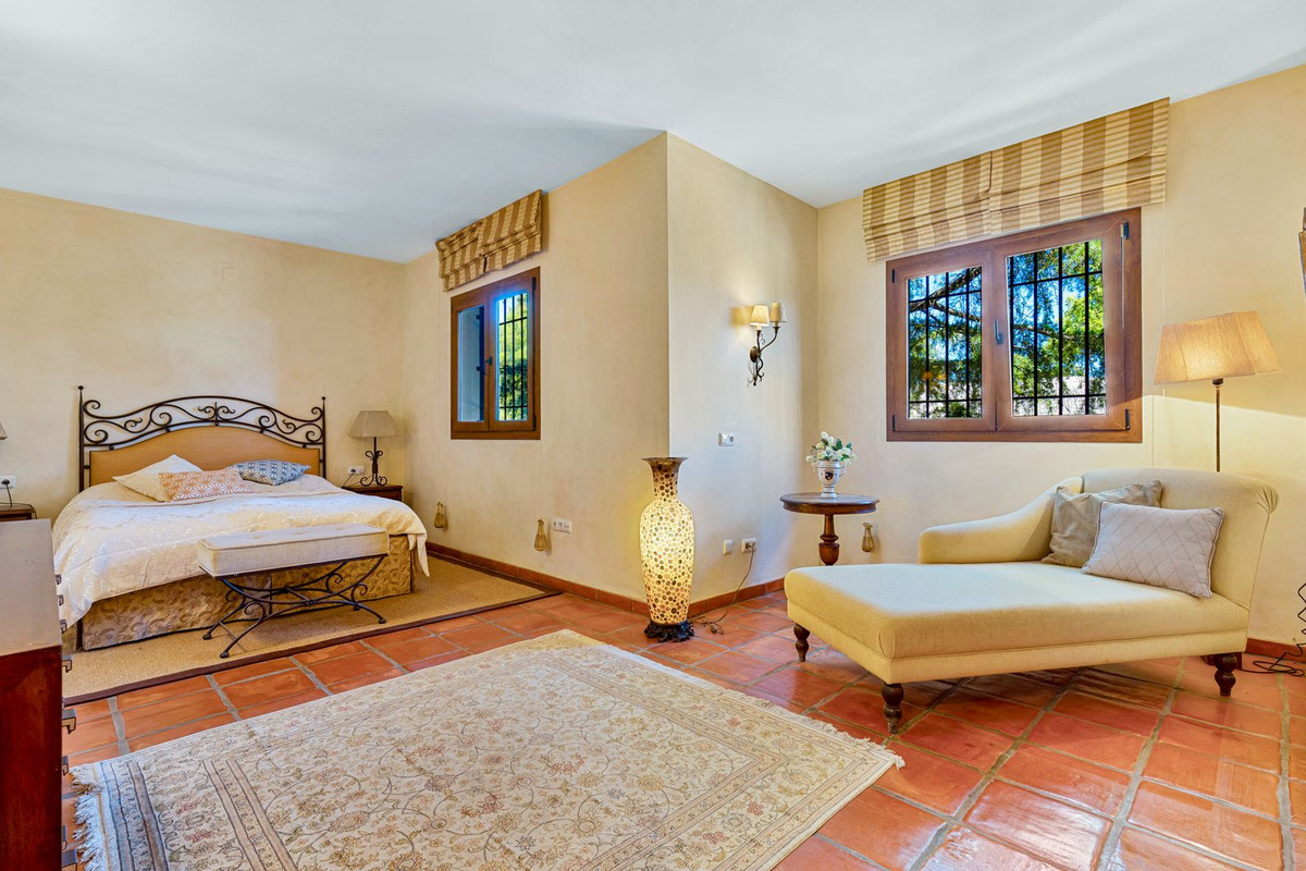 8 Bed Townhouse for sale in Coín Costa Del Sol, Málaga, Spain