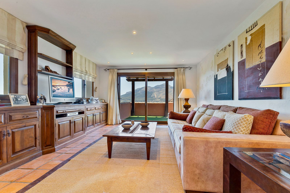 8 Bed Townhouse for sale in Coín Costa Del Sol, Málaga, Spain