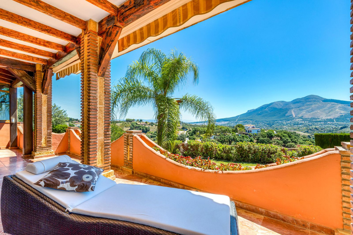 8 Bed Townhouse for sale in Coín Costa Del Sol, Málaga, Spain