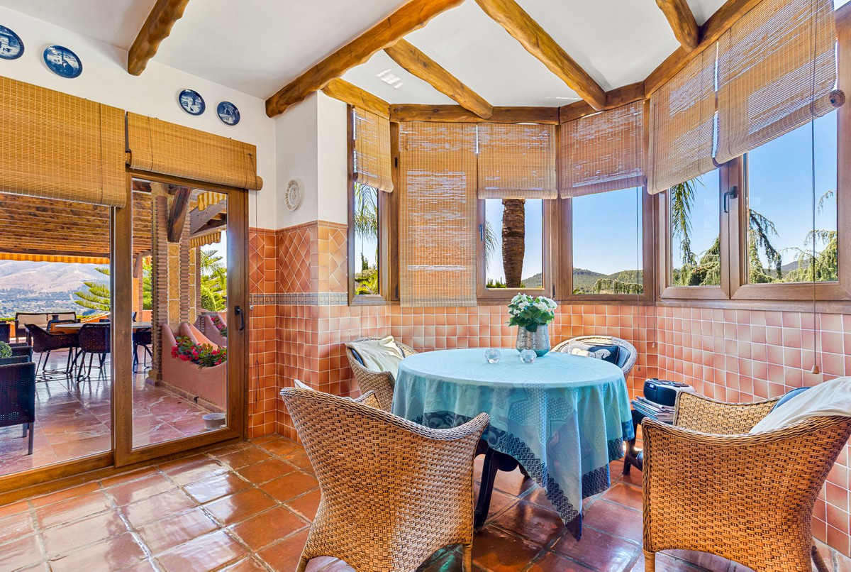 8 Bed Townhouse for sale in Coín Costa Del Sol, Málaga, Spain